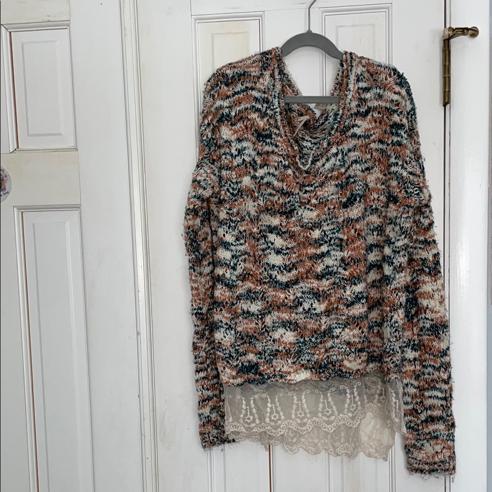 BKE Multicolor V-Neck Sweater with Lace Hem